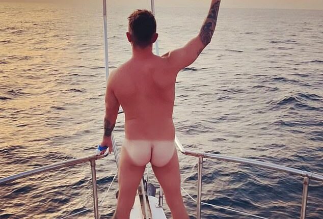 The Project’s Tommy Little bares his VERY white backside as he poses completely nude