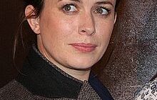 We Hunt Together Eve Myles Teeth Before: Has She Used Braces And Whitening