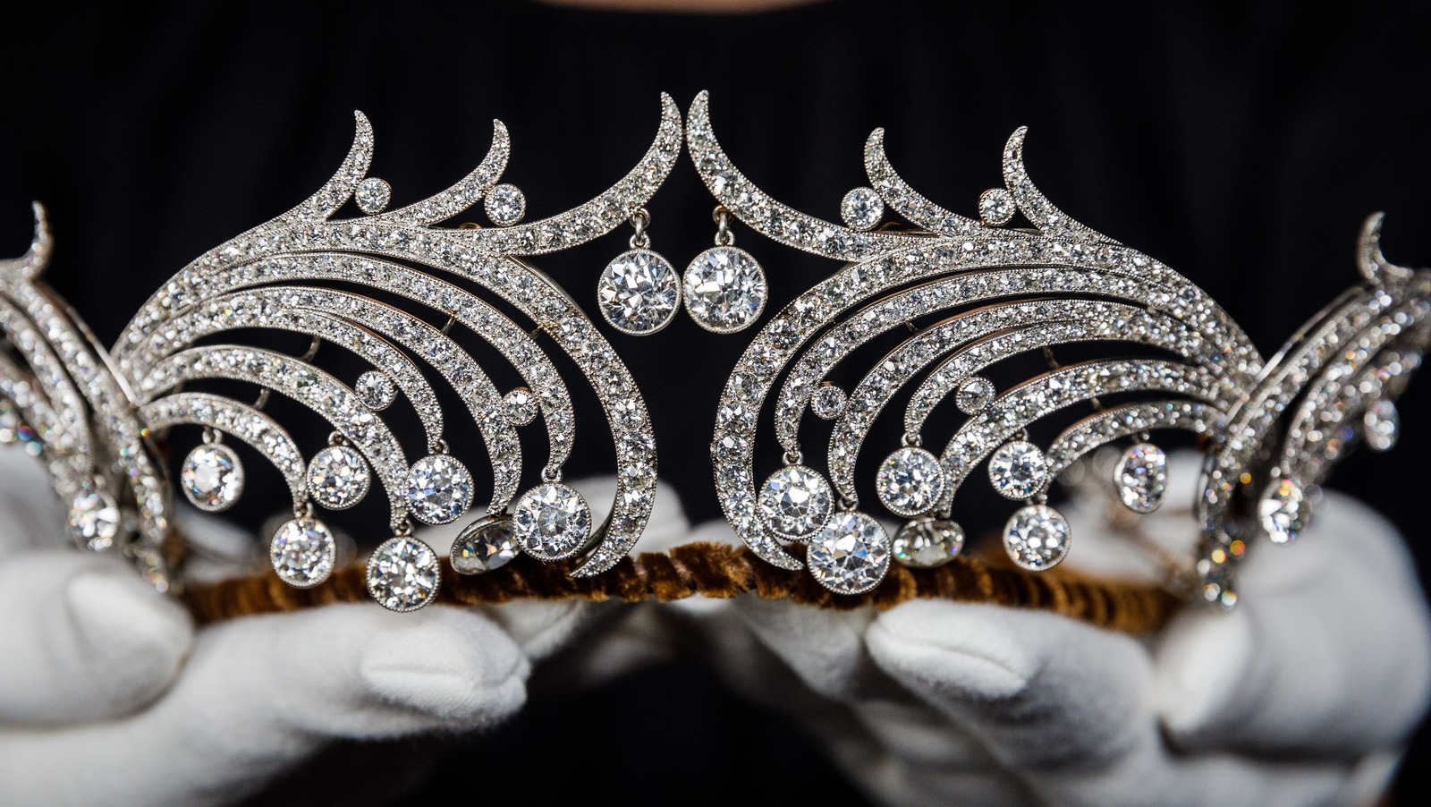 Is There A Difference Between A Tiara And A Crown? - 247 News Around ...