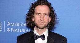 Is kyle Mooney Married To Kate McKinnon? Wife Or Girlfriend - Dating And Relationship Timeline