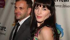 Are Jonny Lee Miller And Michele Hicks Still Together?