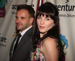 Are Jonny Lee Miller And Michele Hicks Still Together?