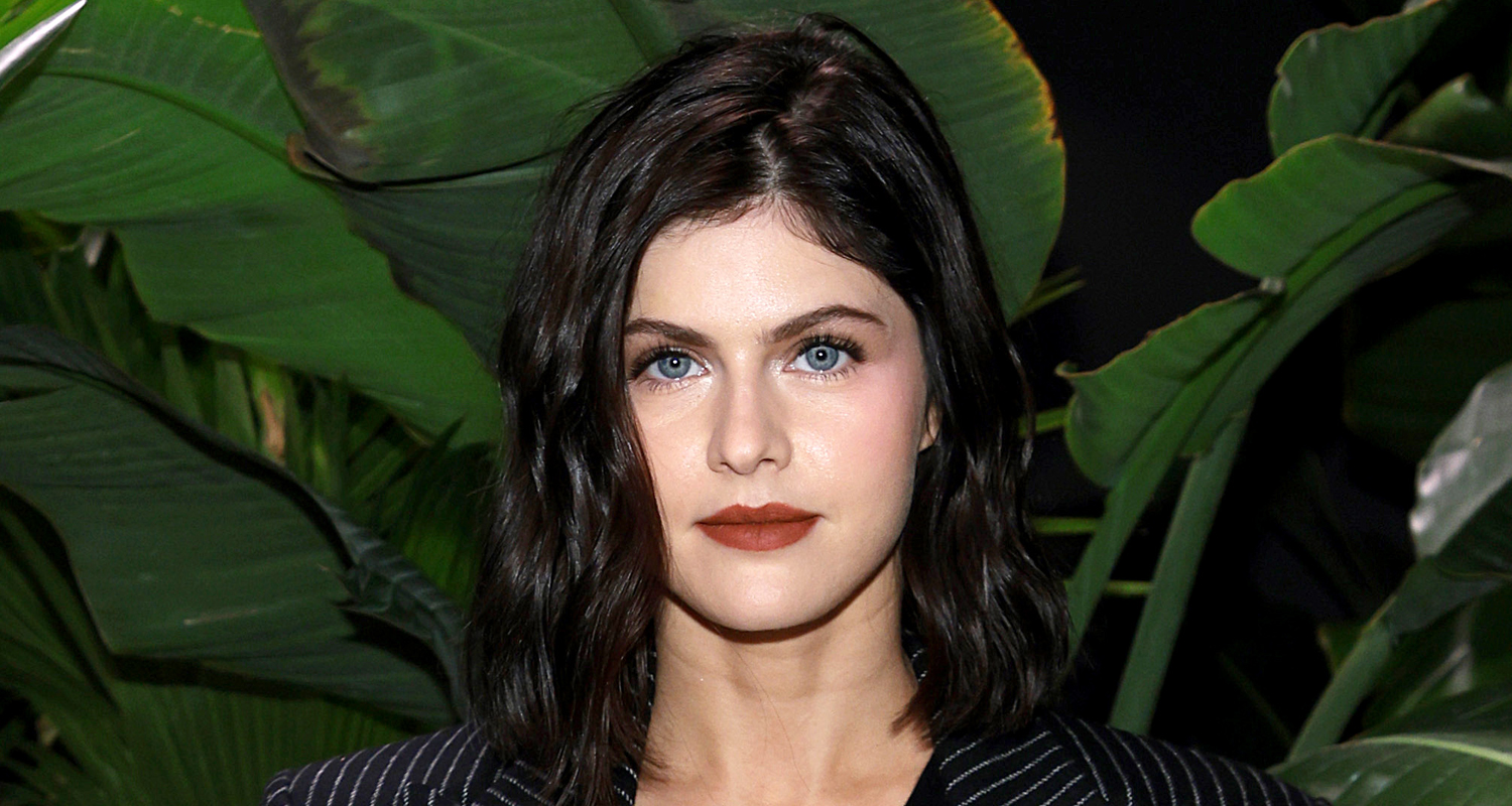 Alexandra Daddario Goes Skinny Dipping on Vacation! 247 News Around