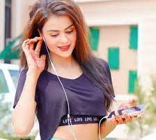 Who Are Priyanka Chahar Choudhary Parents And Family?