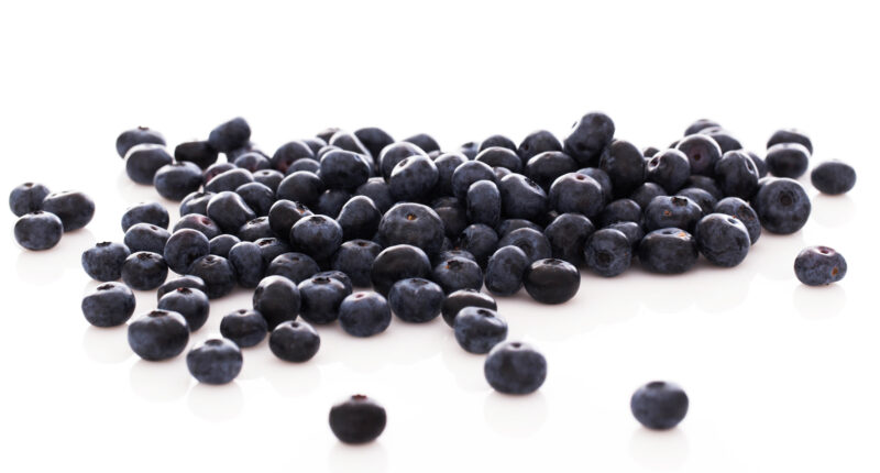 Acai Berry Nutrition Facts: Vitamins, Minerals, and Benefits