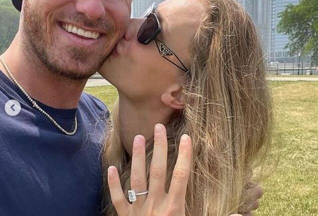 Cubs' Cody Bellinger engaged to SI Swim model Chase Carter