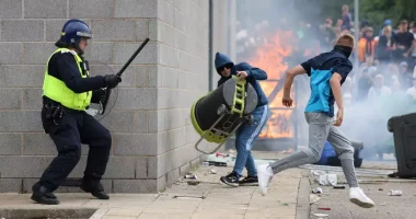 UK Prime Minister Keir Starmer to Hold Emergency Cobra Meeting Over Violent Riots