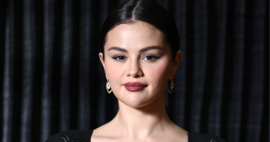 Selena Gomez Criticized for Giving Homeless Man $20 Despite Wealthy Status