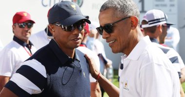 Barack and Michelle Obama Consider Producing Tiger Woods Biopic