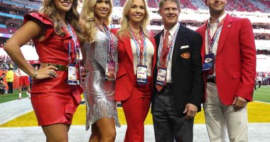Meet Clark Hunt Wife Tavia Hunt And Kids